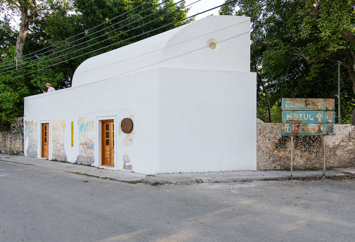 TACO converts small rural house into a restaurant on a corner plot in Mérida, Mexico