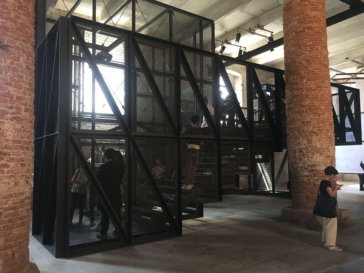 Vector Architects reinterpret Seashore Library with a black-coloured condenser at Venice Biennale