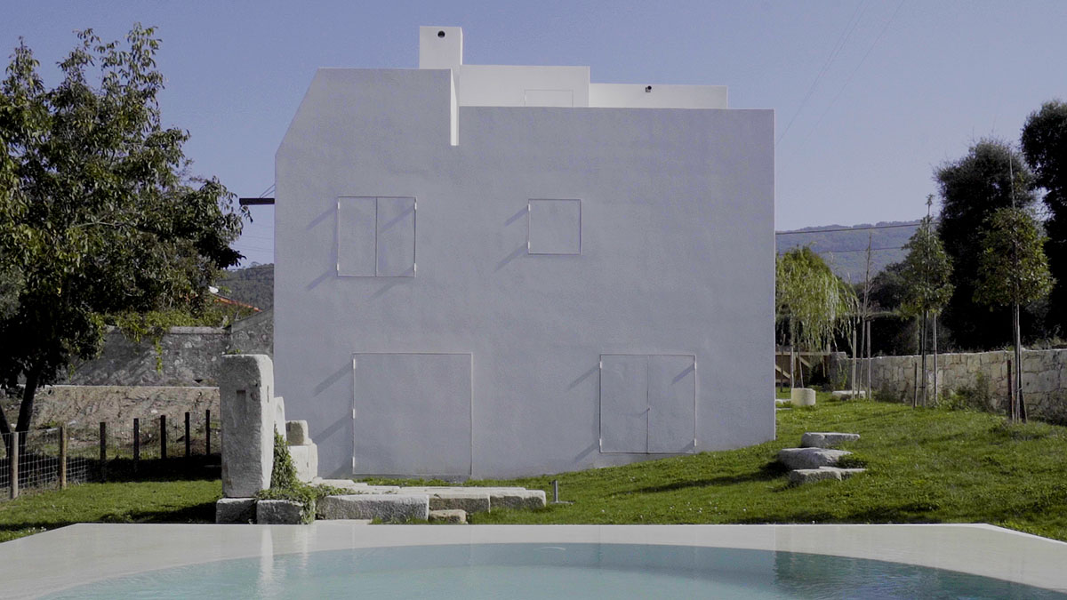 A new video portraits the last day of summer at “Casa em Afife” in Portugal