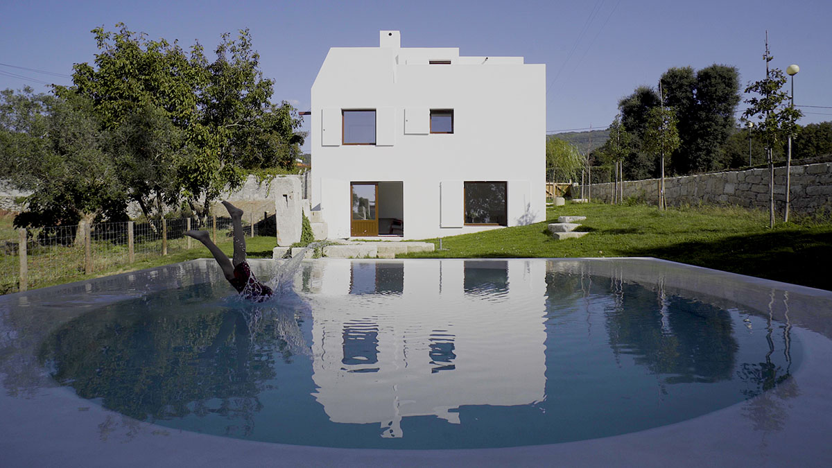 A new video portraits the last day of summer at “Casa em Afife” in Portugal