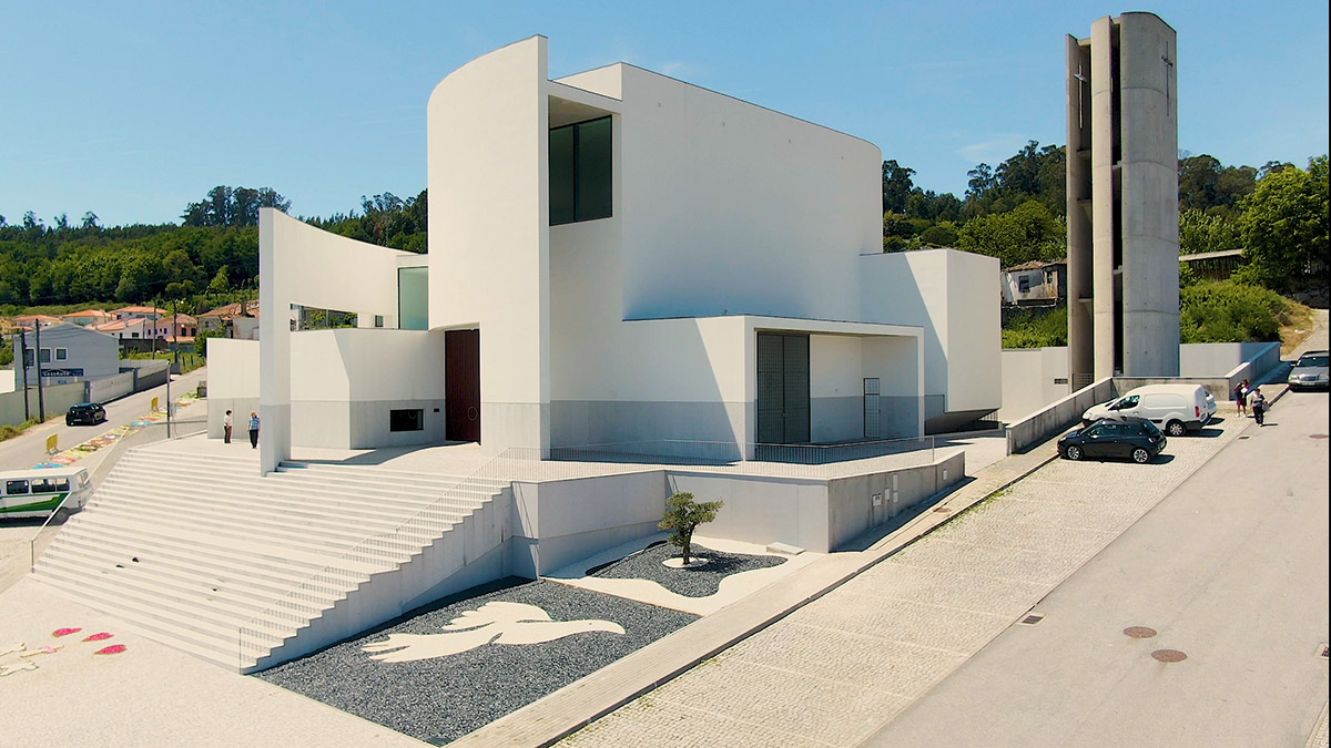 Building Pictures releases video of Felgueiras Church designed by FCC Arquitectura