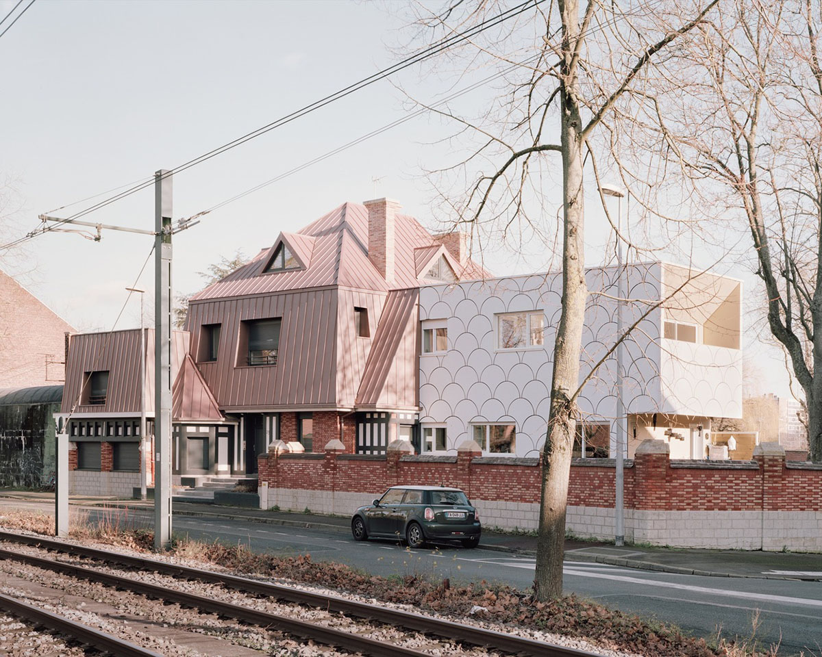D'HOUNDT+BAJART Architectes & associ&eacute;s reimagines social housing in pinkish tones in French city