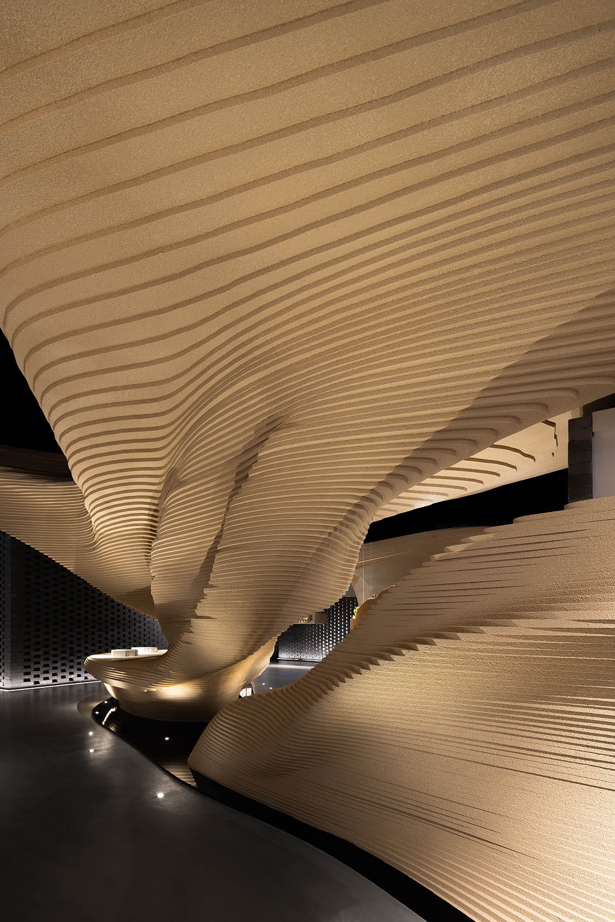 Giant free-form structure gives the feeling of 