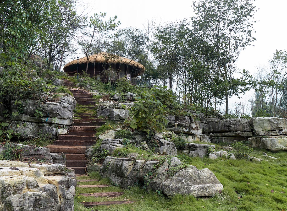 Fan Life built new residential cabins shaped through the original terrain of Hubei Province