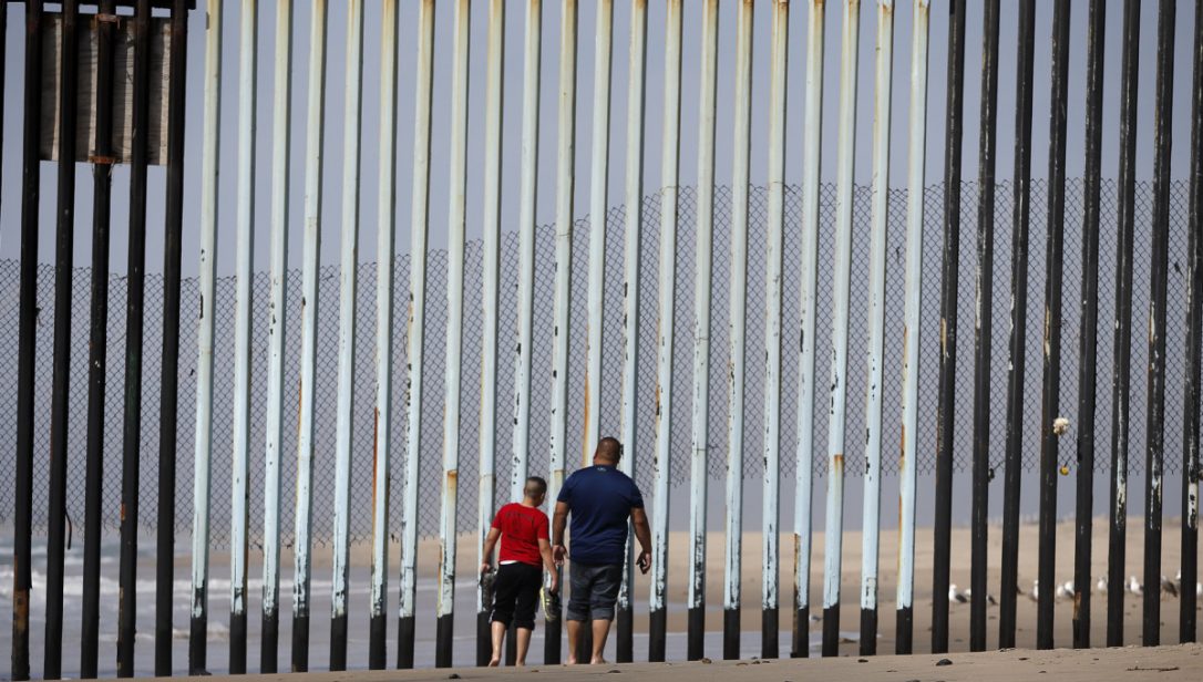 Architects will submit proposals within 5 days for Trump’s mandatory border wall
