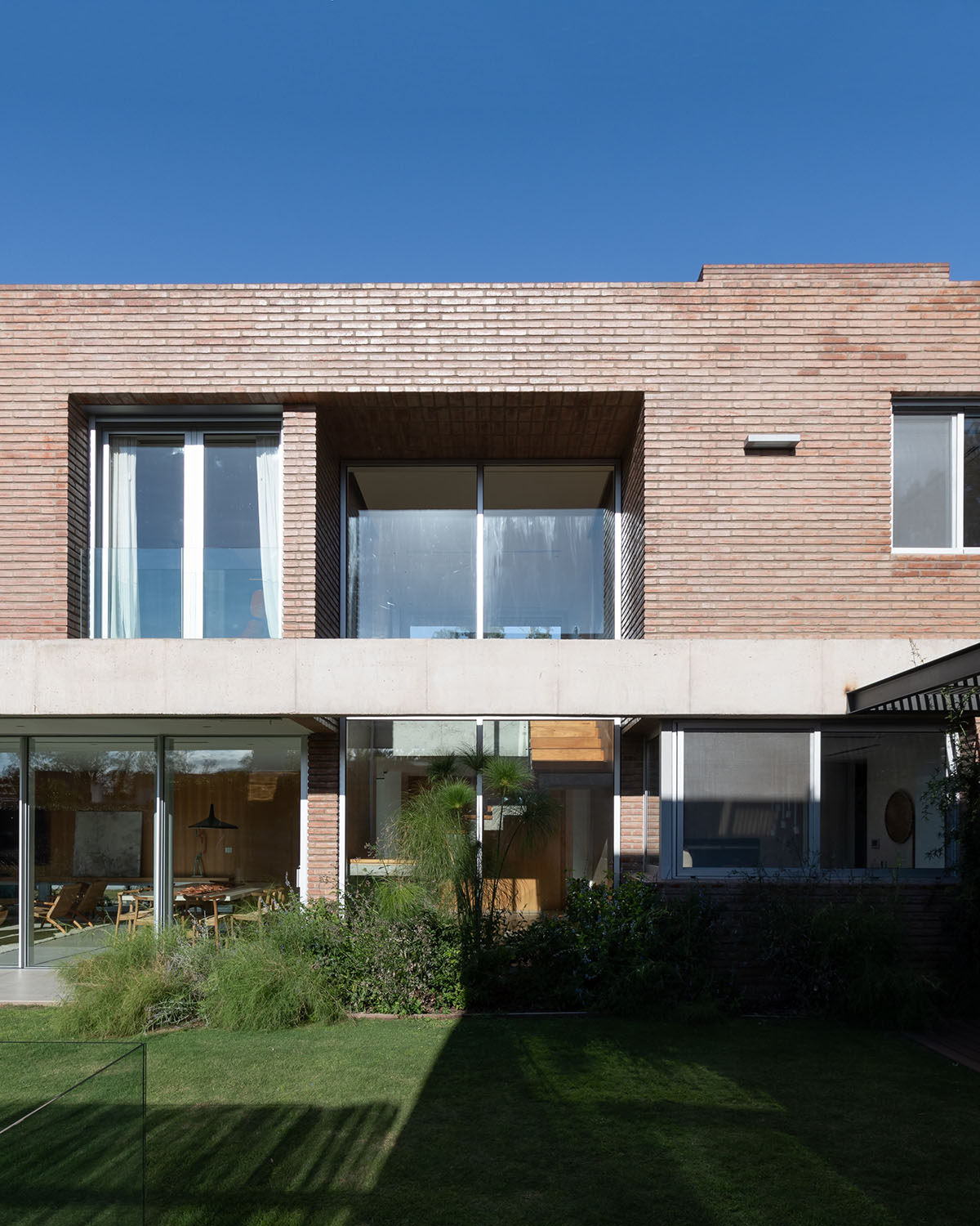 Estudio Opaco completes House Santina with brick envelope in Córdoba ...