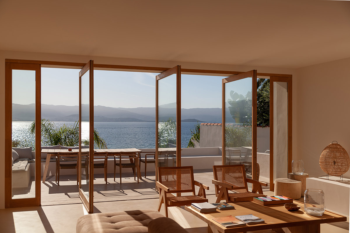 Amelia Tavella Architectes completes holiday home with unobstructed views on Corsica coastline