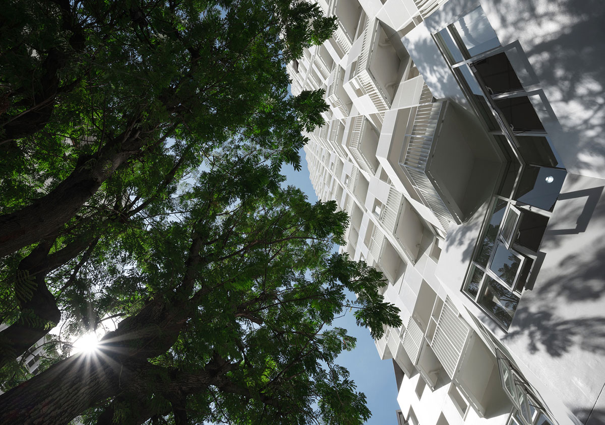 Plan Architect designs dormitory building with zigzag balconies ensuring more sunlight in Thailand