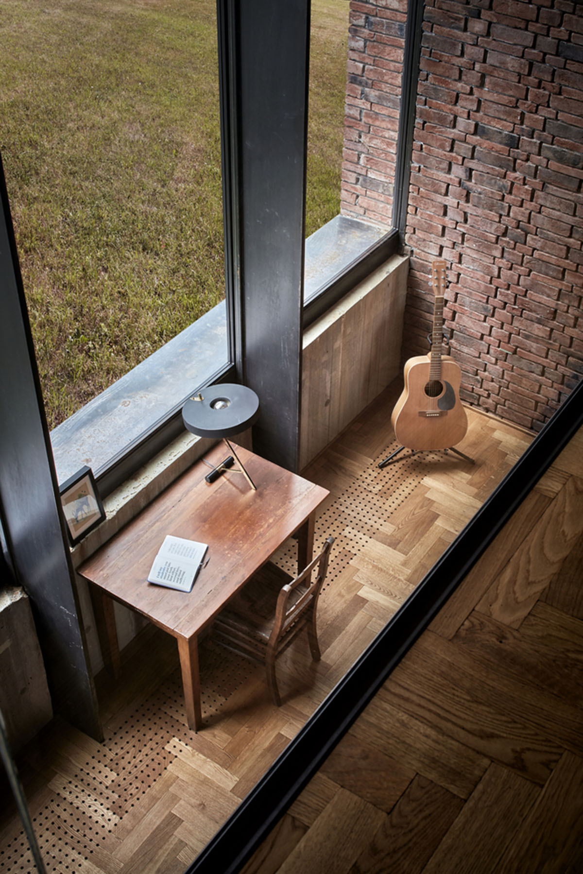 AST 77 Architecten built this private house with 