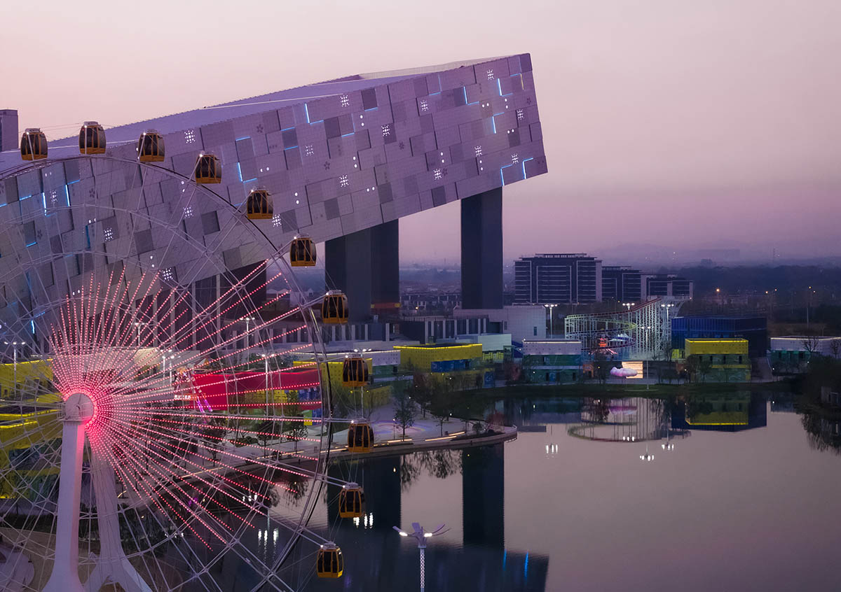 Giant ski resort features a 500-meter downhill slope with a pixelated multi-media façade in China