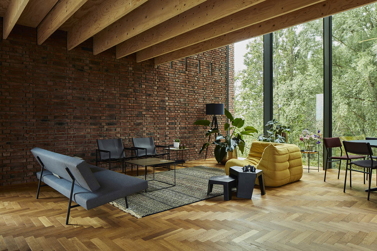 AST 77 Architecten built this private house with 