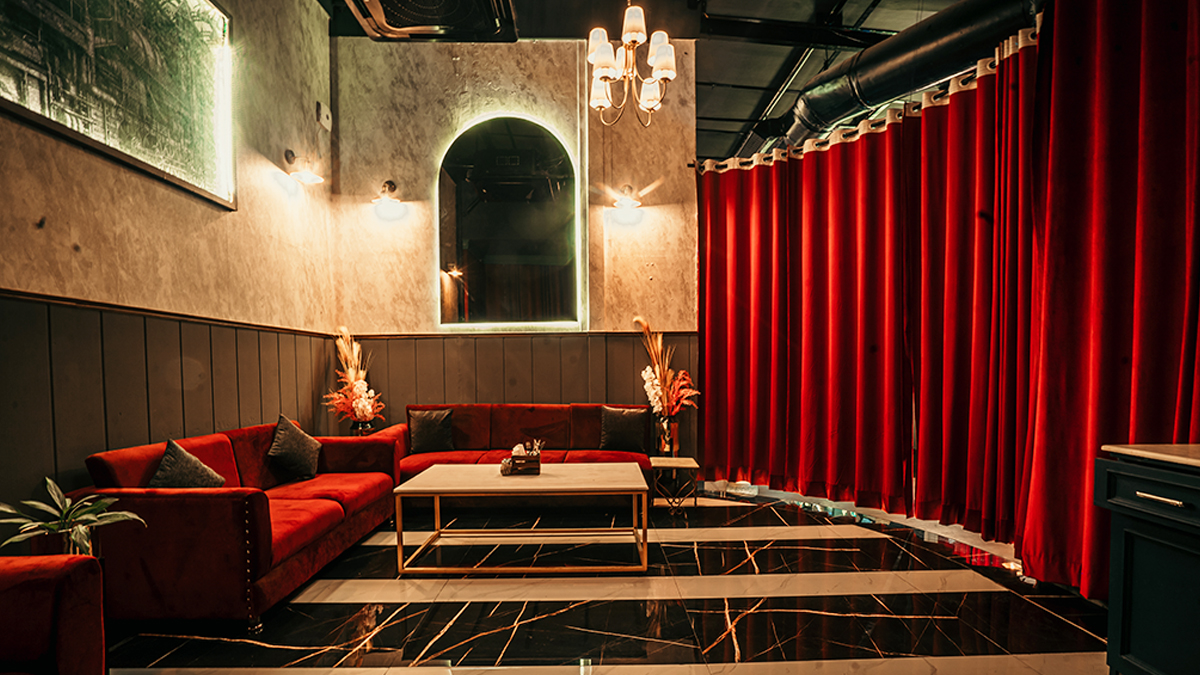 Intaglio Studio designs the longest bar in Kanpur!