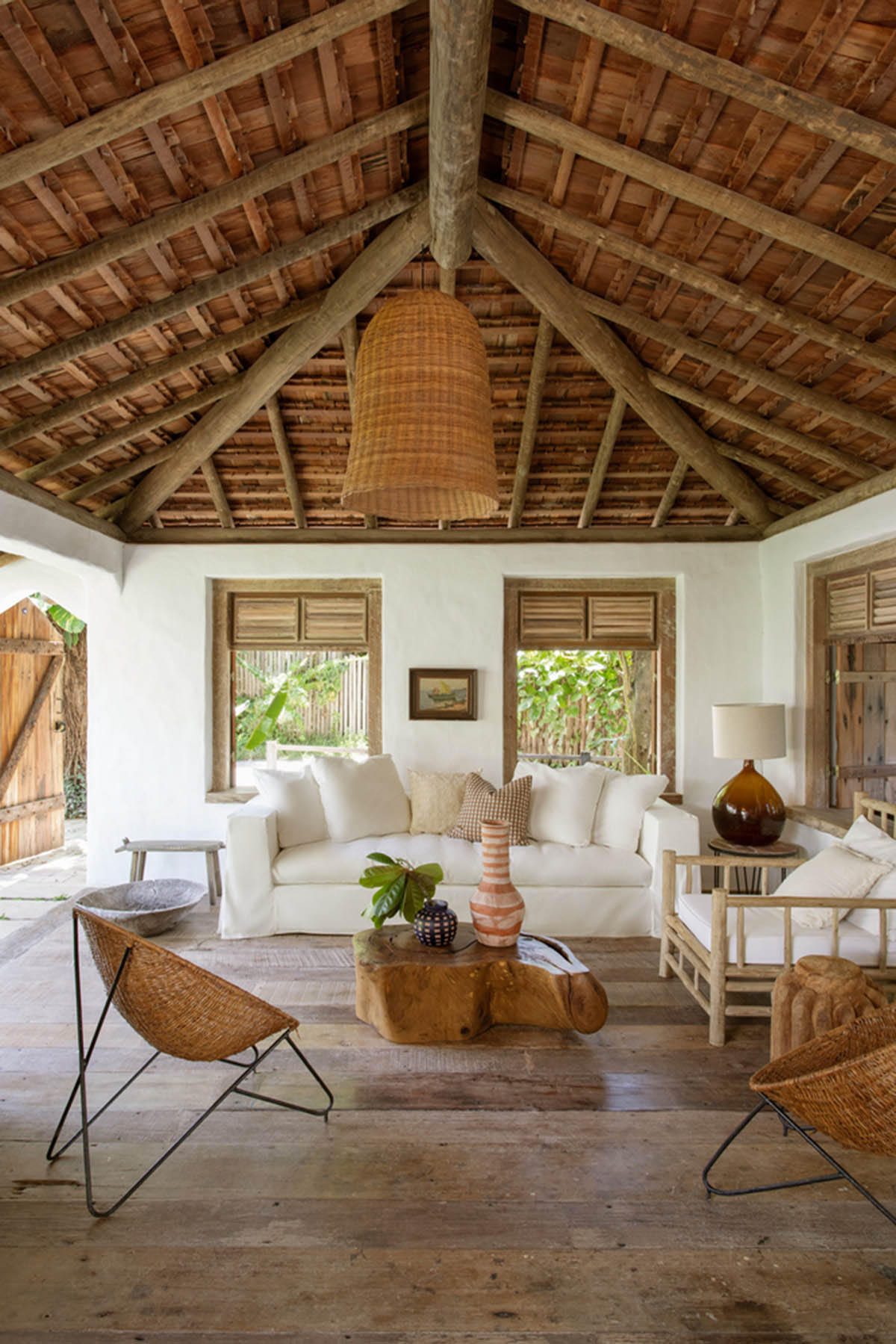 Trancoso House by Est&uacute;dio OR+K and TODOS Arquitetura features rustic details in Trancoso, Brazil