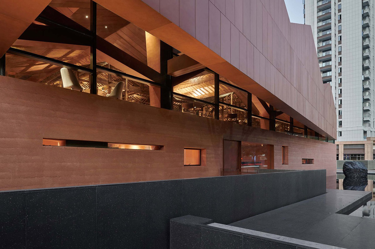 Neri&Hu encloses a Chinese artifact with fragmented walls to form Fuzhou Teahouse in China