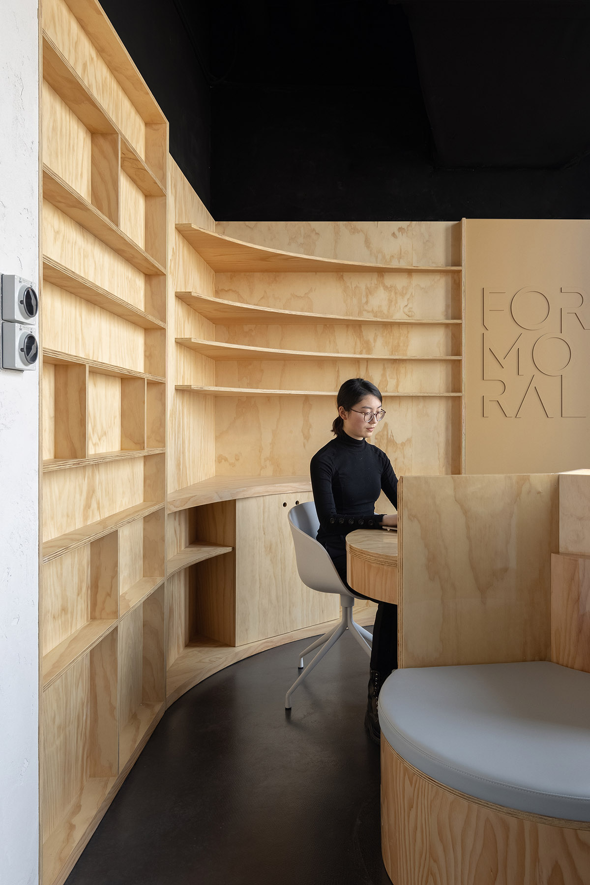 lialawlab completes retro-futuristic skincare centre in Hangzhou, China