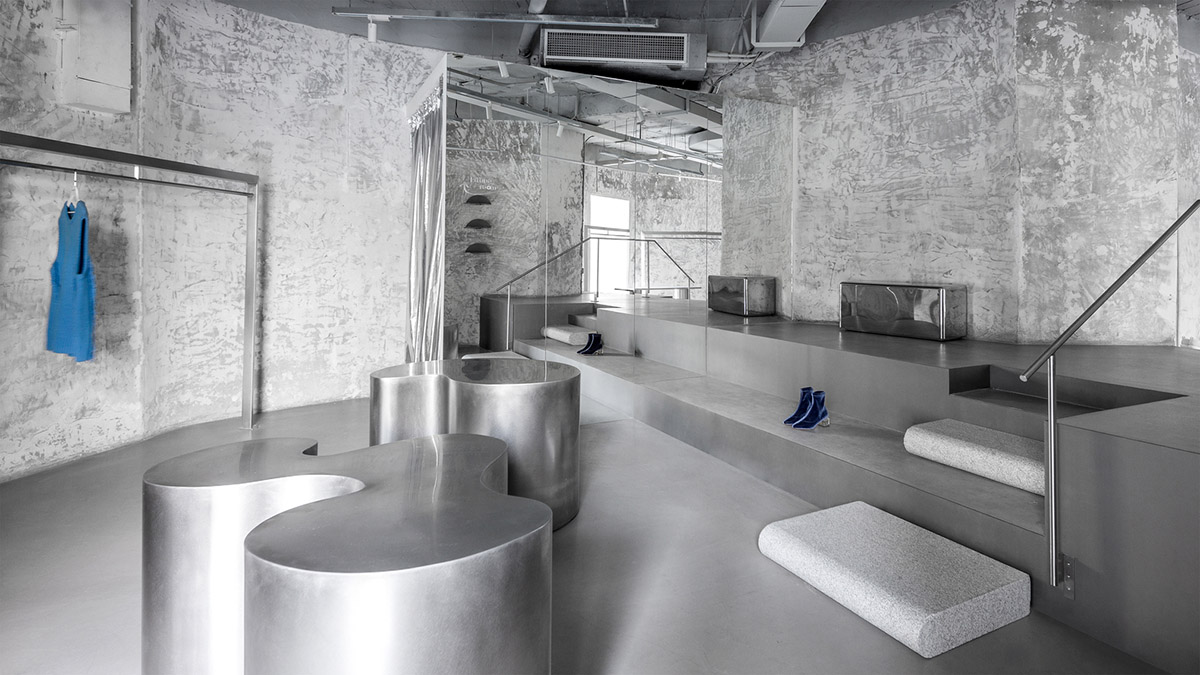 JIANGJIE DESIGN converts cylindrical cement plant into a fashion store in Hangzhou