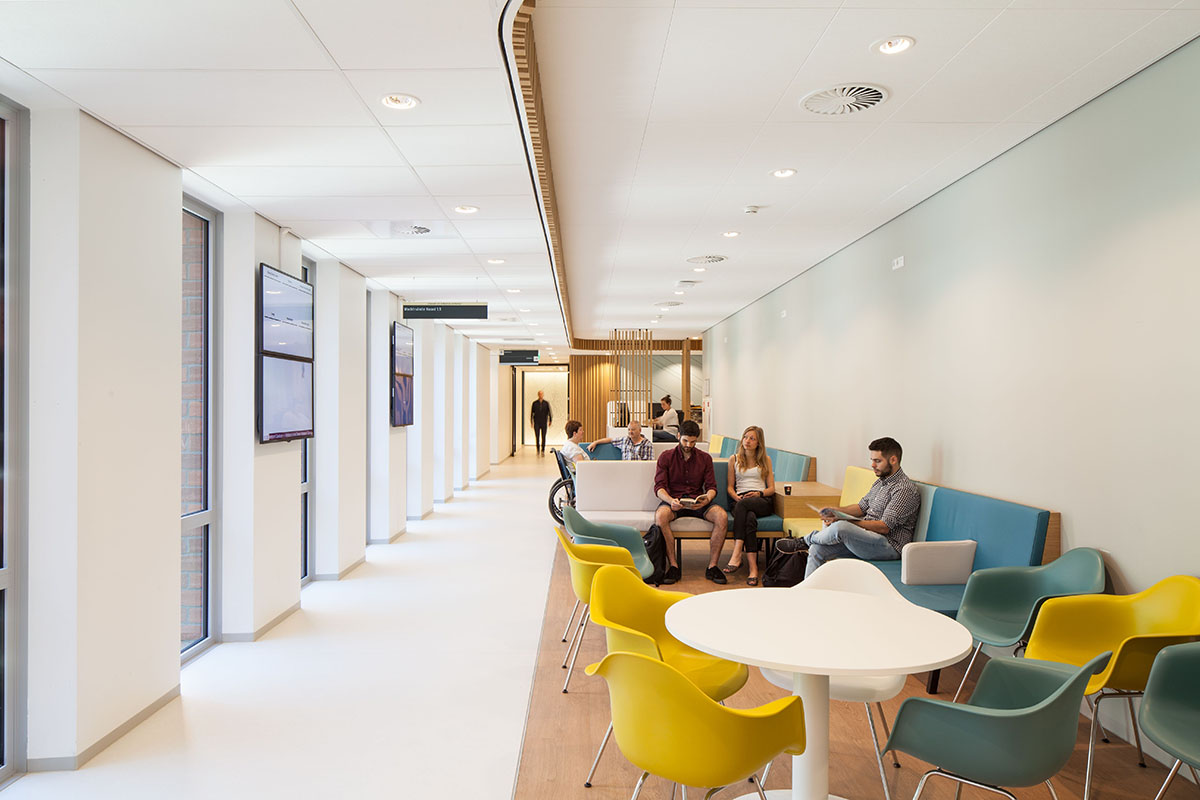 Mecanoo completed Zaans Medical Centre in Netherlands