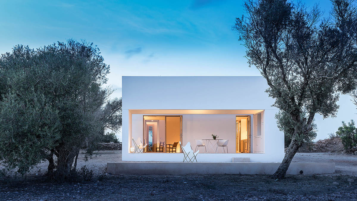 Marià Castelló Architecture designs residence with fragmented volumes on Formentera island