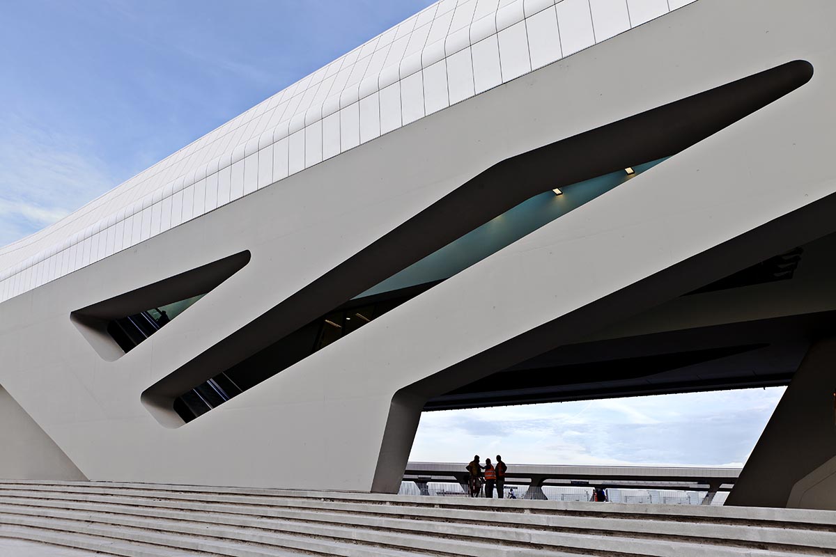 Zaha Hadid Architects completed first phase of Napoli Afragola station for high speed rail