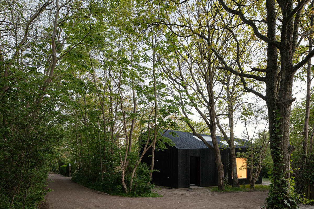Orange Architects completes irregularly-formed holiday home on a Dutch island