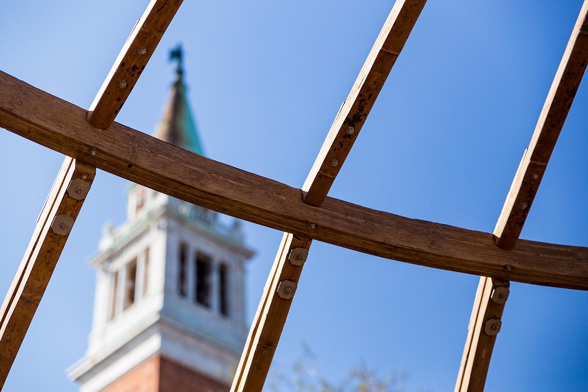 Simón Vélez and Stefana Simic present bamboo Majlis, a meeting place at the 2021 Venice Biennale