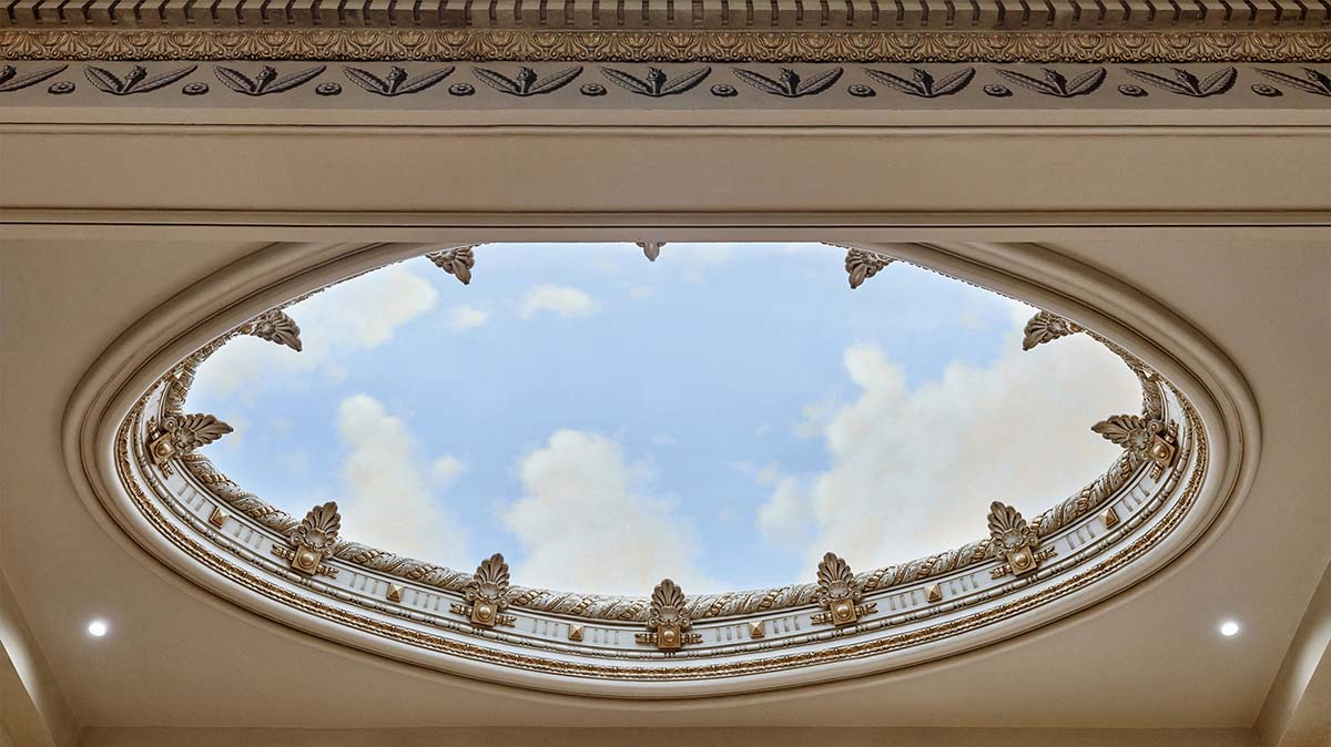 Foster + Partners restores LA’s historic movie theatre for new Apple store