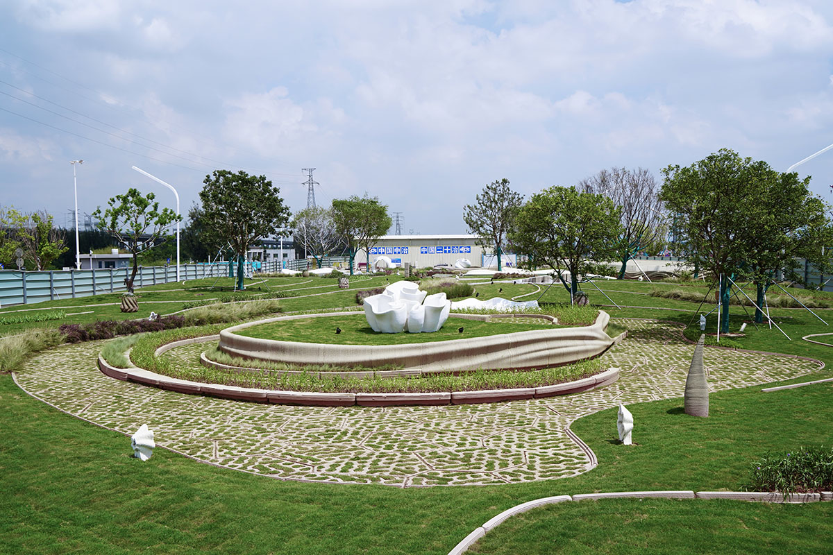 World's first 3D printed public park features 3D printed sculptures, benches, flower beds in China