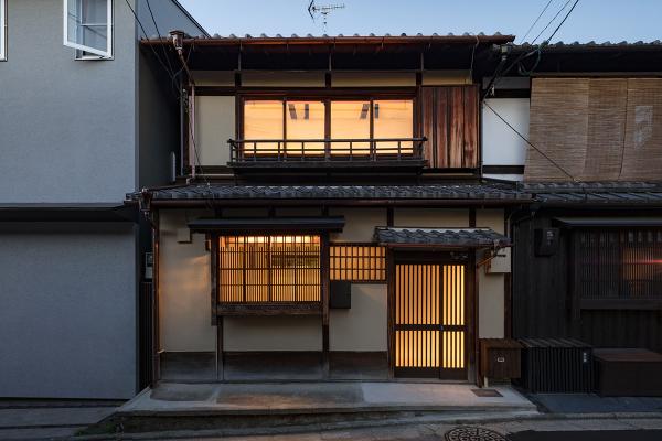 kooo architects renovates traditional Japanese machiya house with light ...