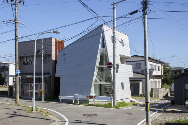 Takeru Shoji creates giant slit to reflect daily atmosphere of this ...