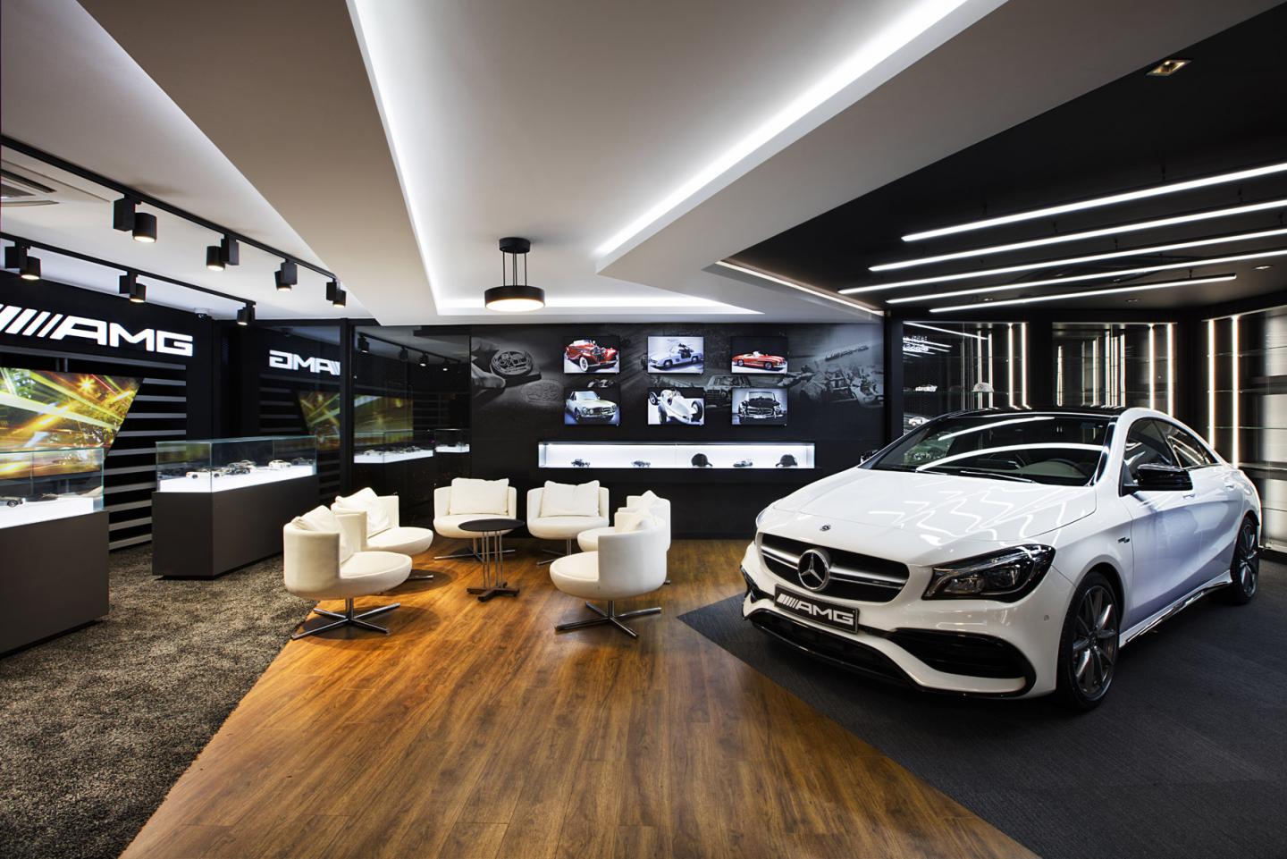 Mercedes Benz AMG Digital Showroom