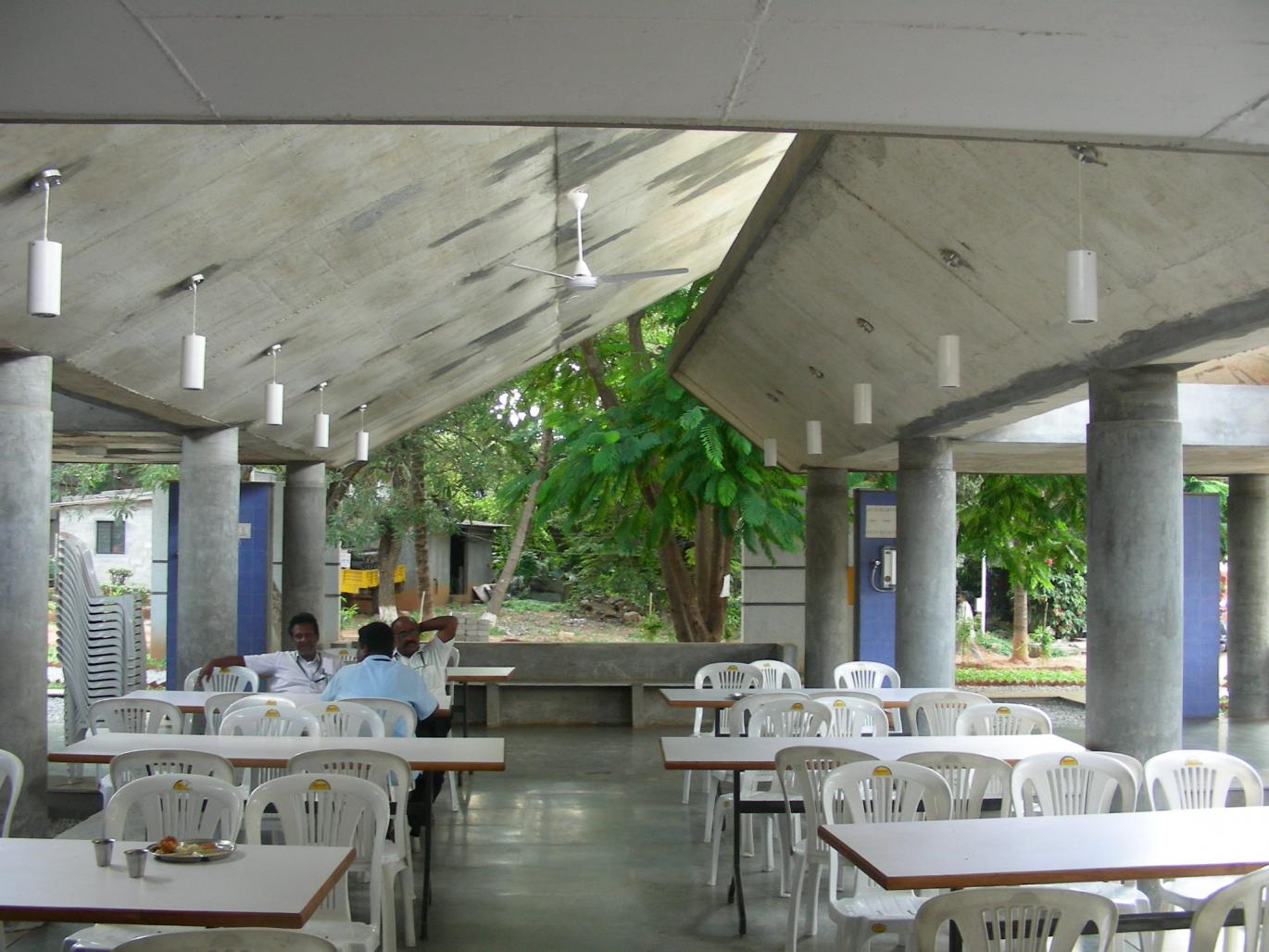 Canteen building for Baptist hospital