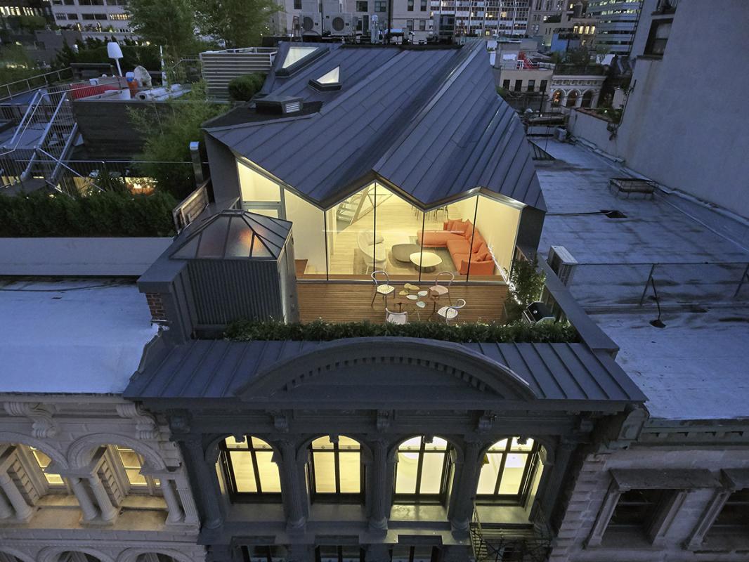 For Tiffany & Co., a Rooftop Addition Wrapped in Glass - The New