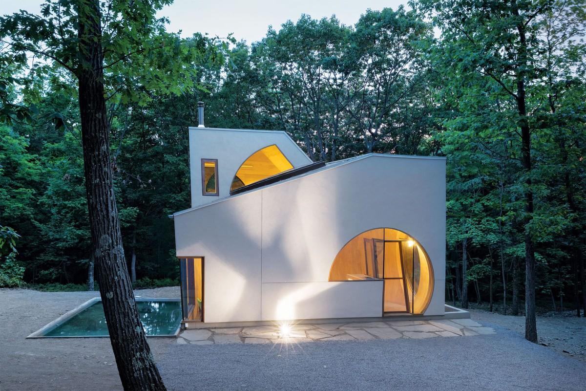 Steven Holl carves boolean voids from Ex of In House in New York state